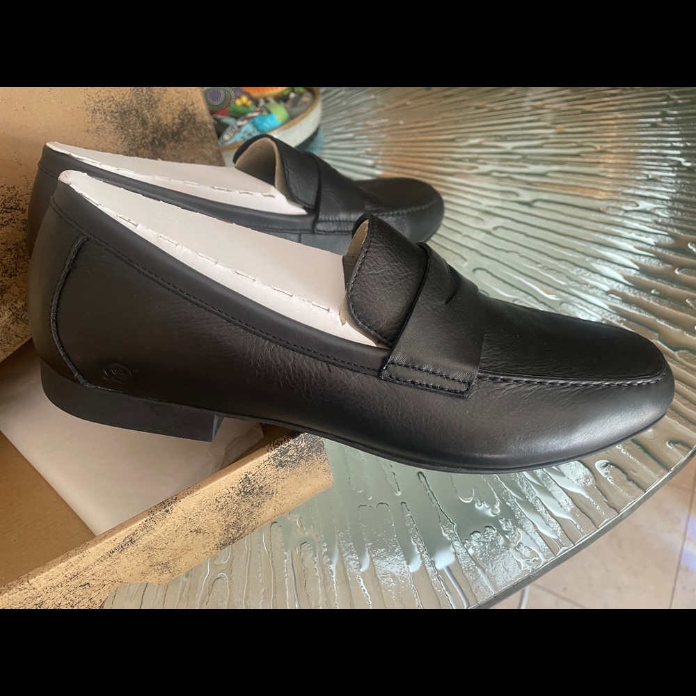 Born Men’s Leather Loafer NIB Never worn
